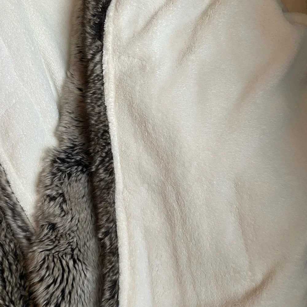 Pottery Barn Robe - Picture 4 of 4